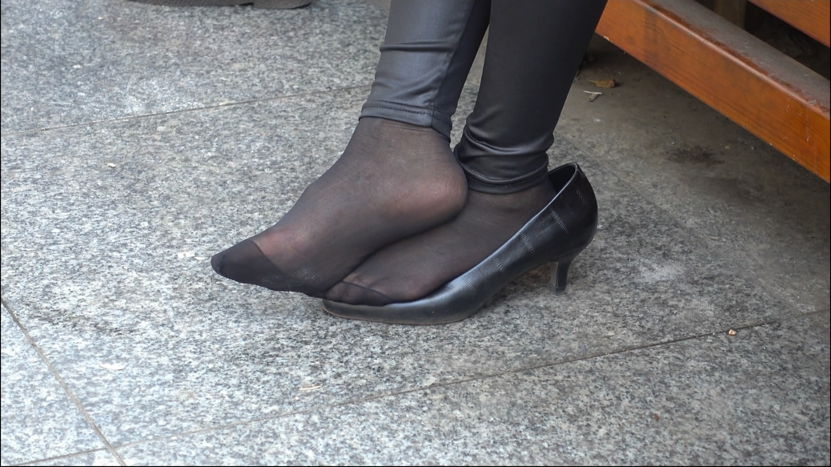 streetsnapnylon[00 00 15][20181205 222340 0]